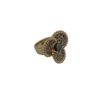Size 7 statement ring